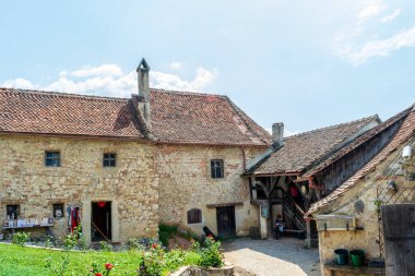 Üçgen kuledeki evler, Rasnov Kalesi, Brasov, Romanya