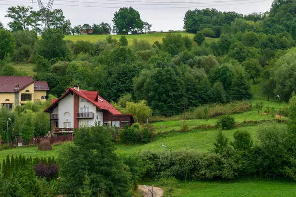 Moderne Häuser Auf Den Hügeln Von Bran Brasov Rumänien — Stockfoto