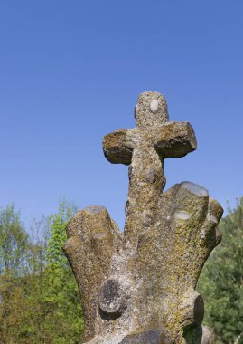 Eski mezarlık çapraz