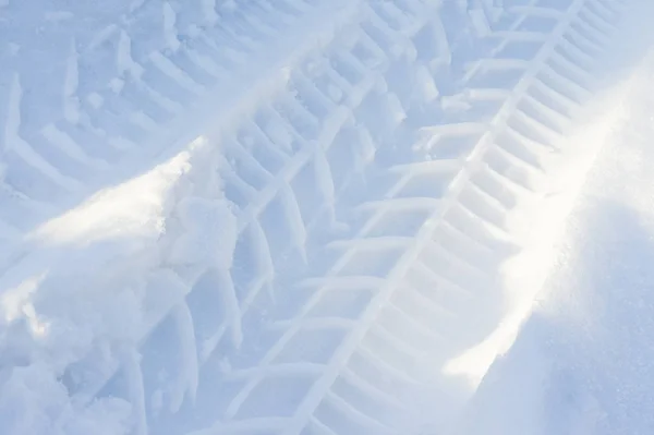 Trace de voiture dans la neige — Photo