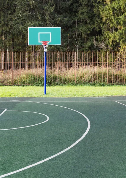 Stadion w pobliżu lasu — Zdjęcie stockowe