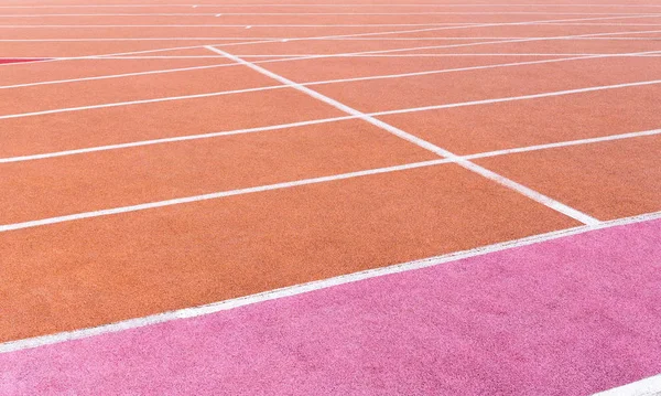 Pista de atletismo con marcado — Foto de Stock