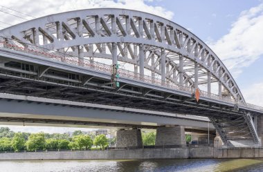 Demiryolu Köprüsü'Arch
