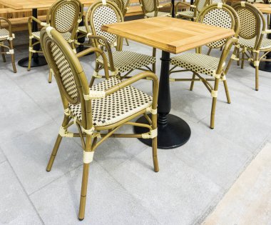 Açık kafe boş