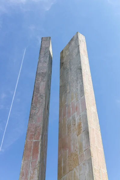 Two Pylons Old War Memorial Blue Sky — Stock Photo, Image