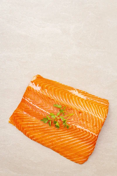 Raw trout fillet (salmon). — Stockfoto