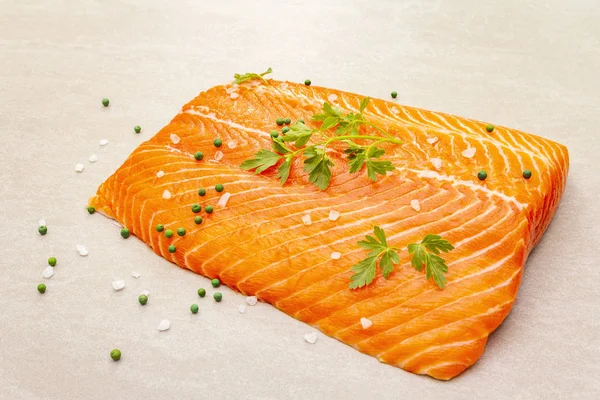 Raw trout fillet (salmon). — Stock Photo, Image