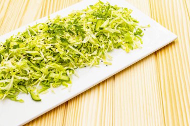 Taze lahana salatası.