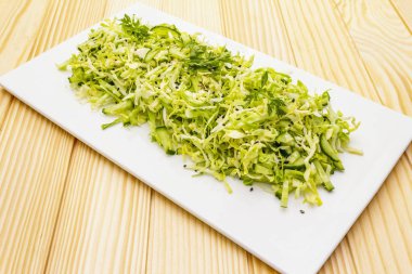 Taze lahana salatası.