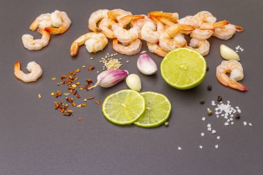 Taze çiğ organik karides