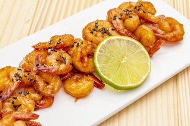 Taze organik kızarmış karides (karides))