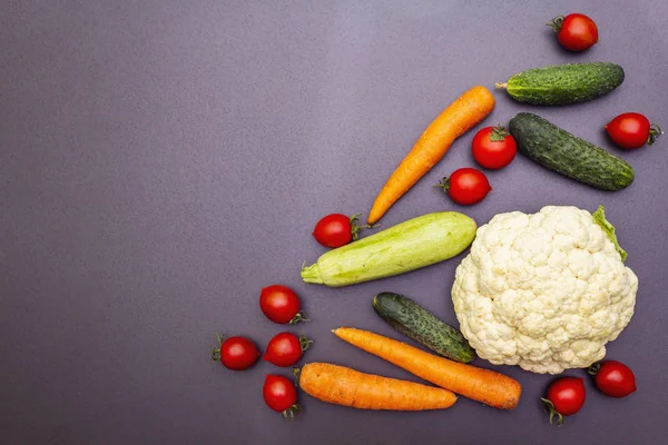 Varias verduras orgánicas frescas — Foto de Stock