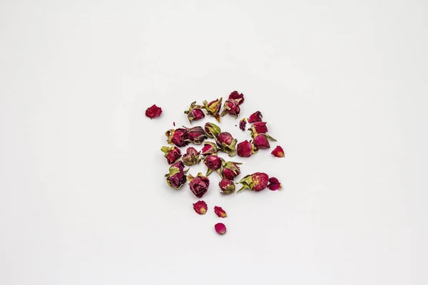 白を基調とした伝統的なトルコのバラの芽茶 ドライフラワー 健康的なライフスタイルのコンセプト — ストック写真