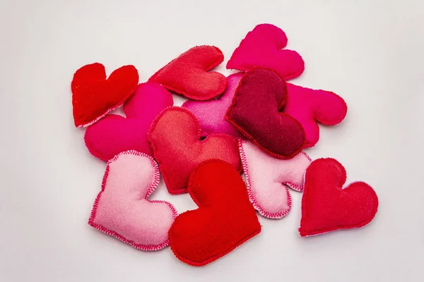 Куча Цветных Войлочных Сердец Белом Фоне День Святого Валентина Свадебная — стоковое фото