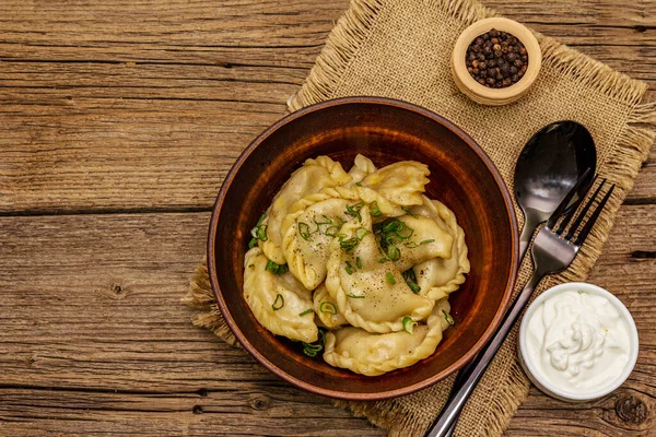 Dumplings Gevulde Gestoofde Kool Zure Room Traditionele Oekraïense Schotel Varenyky — Stockfoto