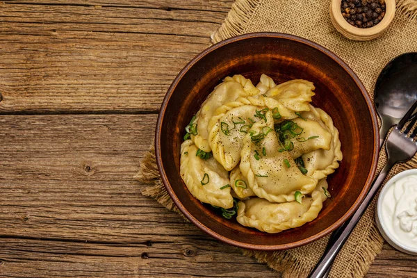 Dumplings Gevulde Gestoofde Kool Zure Room Traditionele Oekraïense Schotel Varenyky — Stockfoto