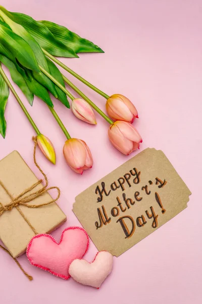 Tarjeta Felicitación Para Día Las Madres Felices Tulipanes Rosados Suaves — Foto de Stock