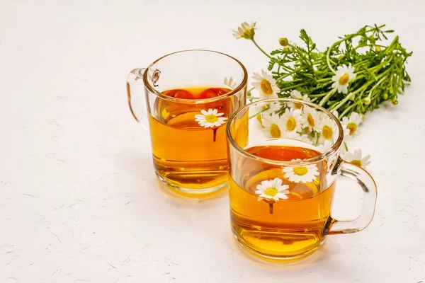 Chá Camomila Flores Frescas Conceito Bebida Quente Verão Medicina Alternativa — Fotografia de Stock