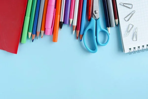 Vuelta Escuela Artículos Para Escuela Una Mesa Azul Con Espacio — Foto de Stock