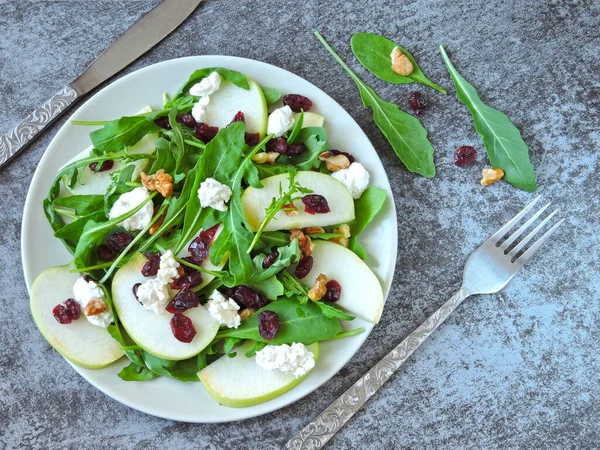 Ensalada Manzana Con Rúcula Requesón Arándanos Secos Ensalada Para Dieta —  Fotos de Stock