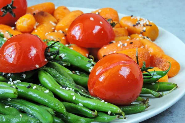 Comida Saludable Plato Frijoles Verdes Zanahorias Bebé Cocinados Parrilla Comida — Foto de Stock