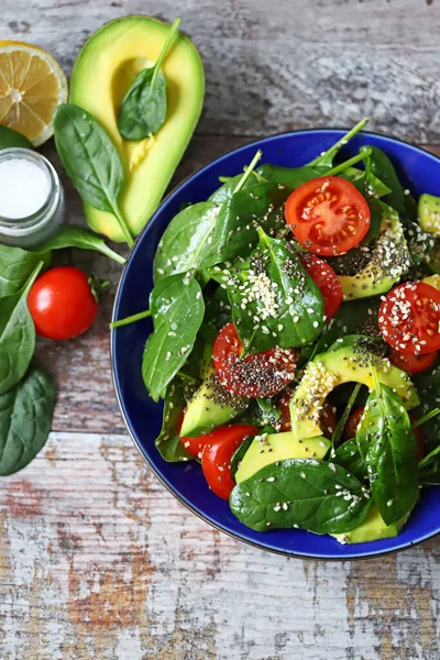 Salada Saudável Com Abacate Espinafre Tomate Cereja Salada Vegan Super — Fotografia de Stock
