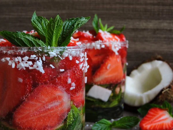 Mineral Water Strawberries Lime Coconut Mint Vitamin Water Keto Diet — Stock Photo, Image