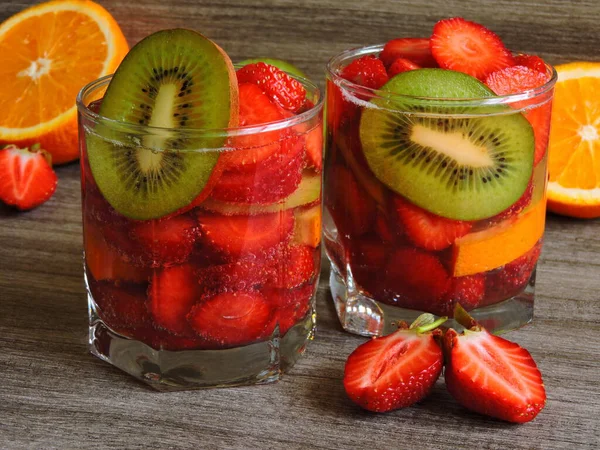 Bright Drinks Strawberries Kiwi Macro — Stock Photo, Image