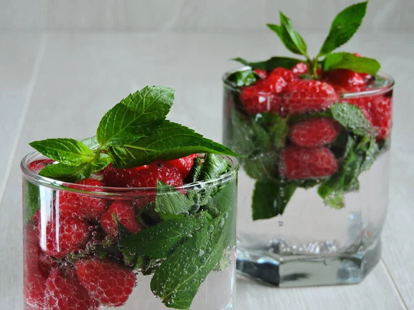 Refreshing Detox Drink Raspberries Mint Raspberry Mint Water Beverage Weight — Stock Photo, Image