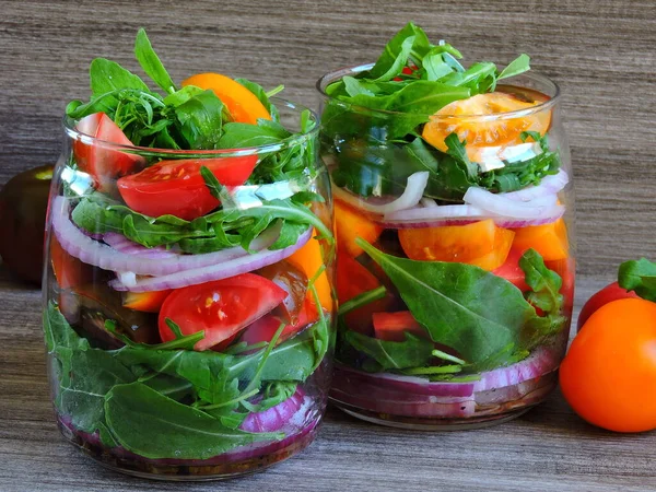 Salade Dans Bocal Tomates Colorées Roquette — Photo