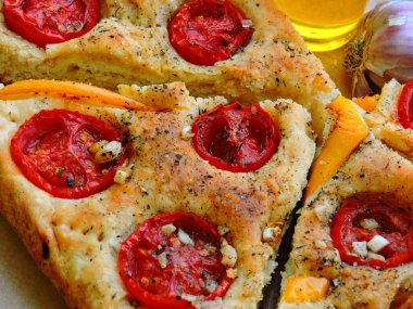 Focaccia taze pişmiş. Kapat..