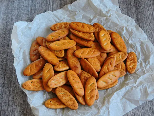 Baguette Crackers Atas Kertas — Stok Foto