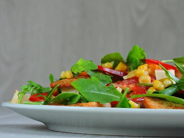 Arugula Mais Paprika Käse Salat — Stockfoto