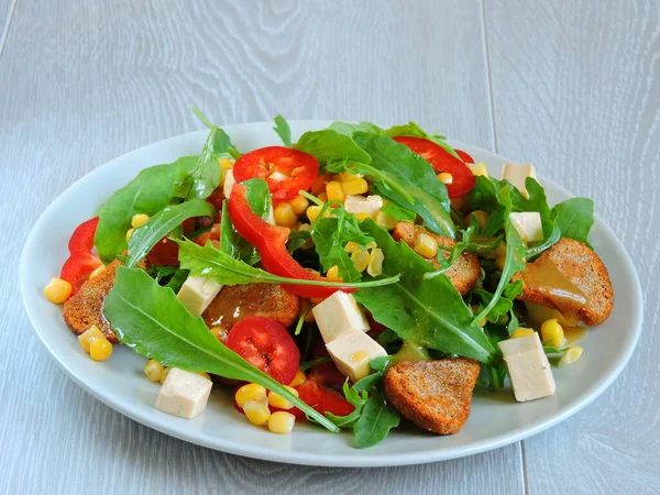 Salada Queijo Pimenta Milho Arugula — Fotografia de Stock