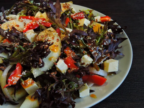 Salada Aptidão Com Melão Salada Frisee Melão Pimenta Vermelha — Fotografia de Stock