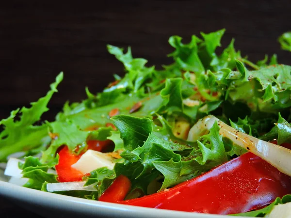 Fitness Salade Met Tofu Rode Peper Een Fries Salade Bestrooid — Stockfoto