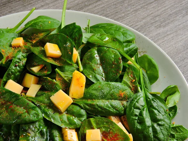 Dieta Almoço Com Espinafre Salada Aptidão Com Espinafre Uma Chapa — Fotografia de Stock