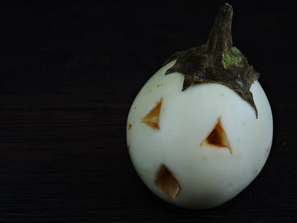 Läskiga Grönsaker Halloween Vit Aubergine Till Halloween Spökgrönsaker Halloween — Stockfoto