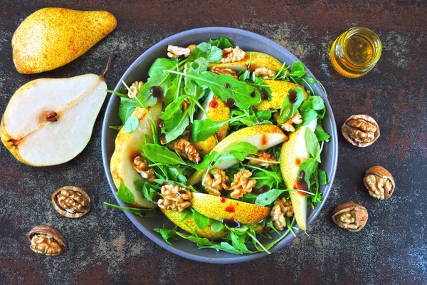 Gesunde Futterschale Vorhanden Salat Mit Rucola Birne Und Walnuss Vegane — Stockfoto