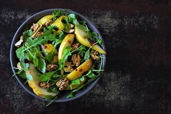 Cuenco Comida Saludable Ensalada Con Rúcula Pera Nuez Cuenco Vegano —  Fotos de Stock