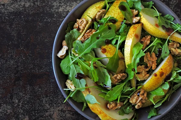 Gesunde Futterschale Vorhanden Salat Mit Rucola Birne Und Walnuss Vegane — Stockfoto