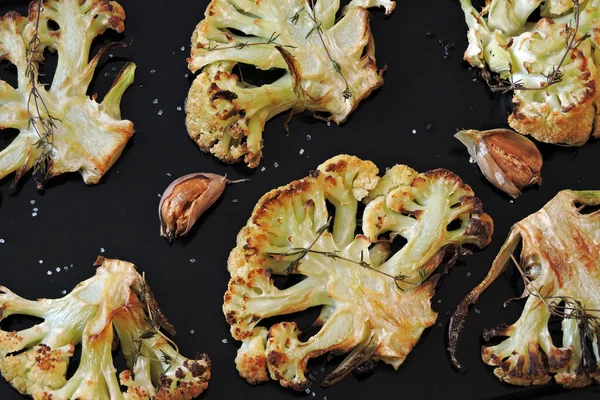 Chou Fleur Cuit Sur Une Plaque Pâtisserie Dîner Végétalien — Photo