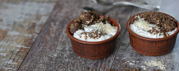 Keto Diet Grekisk Yoghurt Med Linfrön Sesamfrön Och Chokladbitar Keto — Stockfoto