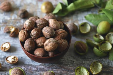 Ceviz. Ceviz topla. Seçici odaklanma. Makro.