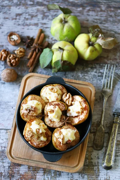 Baked Quince Cottage Cheese Cinnamon Autumn Healthy Dessert Quince Keto — Stock Photo, Image