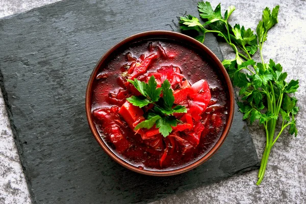 Zuppa Barbabietole Una Ciotola Zuppa Verdure Fresche Con Barbabietole Vista — Foto Stock