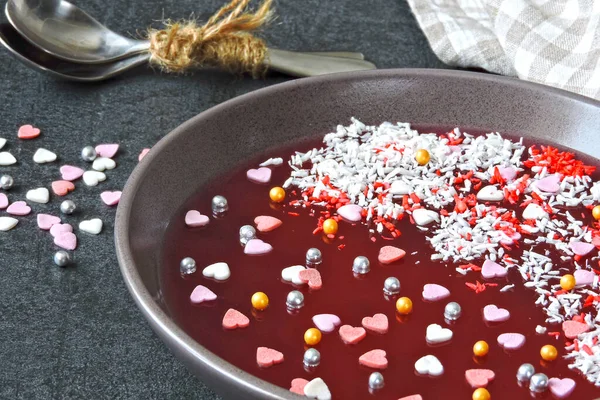 Desayuno Postre Para San Valentín Tazón Mermelada Roja Con Corazones — Foto de Stock