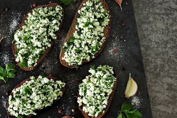 Curd Sandwiches Stone Board Open Sandwiches Cottage Cheese Greens Garlic — Stock Photo, Image