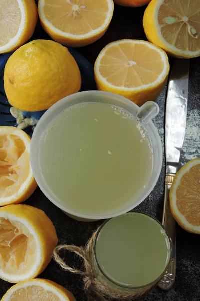 Лимон Свежий Лимоны Экстрактор Цитрусового Сока Концепция Потери Веса Лимонным — стоковое фото