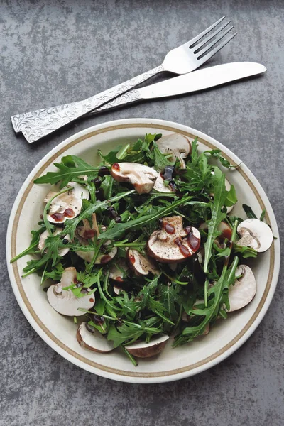 Insalata Sana Con Rucola Champignons Crudi Ricetta Vegana Cruda Insalata — Foto Stock